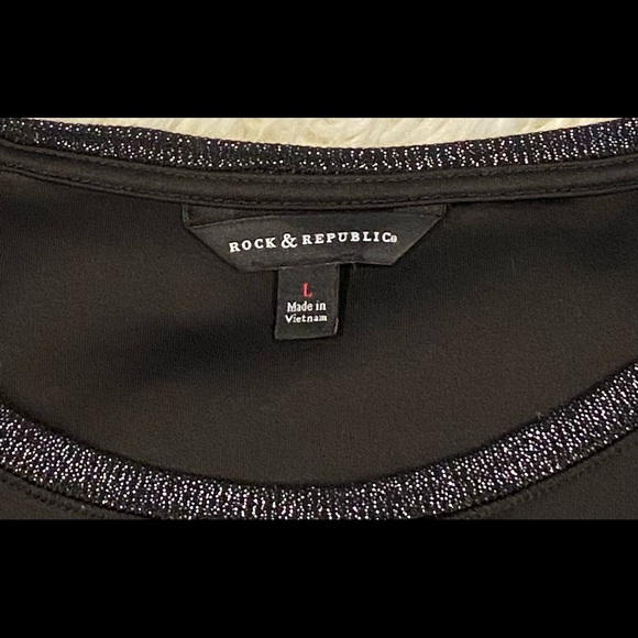 Women's Rock & Republic sweatshirt - Picture 2 of 2